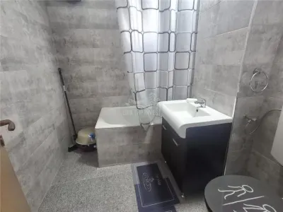 Apertament 2 camere decomandat balcon pivnita zona Valea Aurie - foto 4