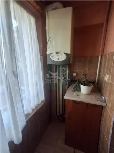 Apertament 2 camere decomandat balcon pivnita zona Valea Aurie - foto 6