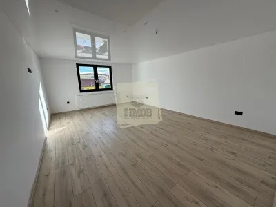 Casa cu 4 camere si 3 bai in Sura  Mare - foto 17