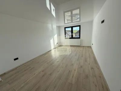 Casa cu 4 camere si 3 bai in Sura  Mare - foto 19