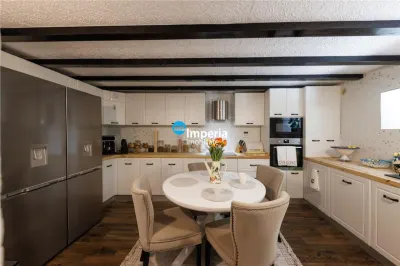 Vila premium de vanzare in Copou – 320 mp | 4 niveluri | 4 suite | 6 bai | Mobilata si utilata complet - foto 11