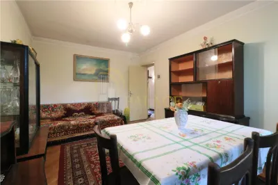 Apartament de 3 camere decomandat, etaj 2,  Podu Ros, Liceul Racovita - foto 3