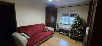 BUCOVINA - RENOVAT - ETAJ 1 - BLOC IZOLAT - 4 CAMERE - 2 BAI - 2 BALCOANE - CENTRALA PROPRIE - RULOURI - foto 4
