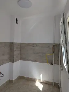 Amenajat complet la etajul 1in bloc reabilitat termic - foto 2