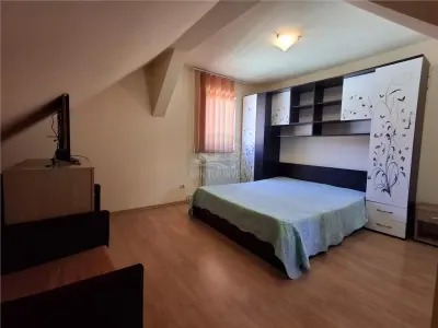 Apartament 3 camere balcon zona Vasile Aaron - foto 2