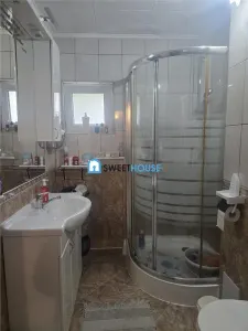 Apartament cu 3 camere parter cu 2 balcoane  Zona Radu Negru - foto 11