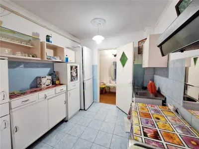 Apartament cu 3 camere, 55 mp utili  | Etaj 1, balcon si beci– Zona Mioritei - foto 8
