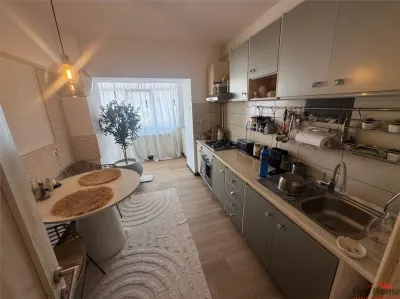 Ap 3 cam, et 3 din 4 ,86 mp utili, zona Gerald-B-dul Brailei renovat - Focsani