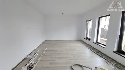 Casa Valea Lupului Popas Pacurari,Incalzire pardoseala,Asfalt - foto 5