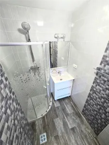 Etaj 3 | Apartament renovat cu 2 camere + garaj | Botizului - foto 11