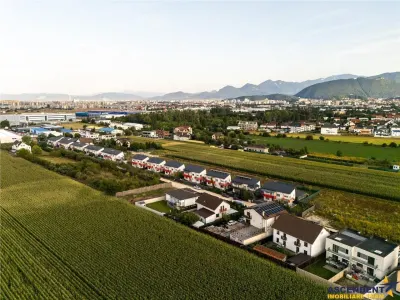 Casa 2019 in Brasov:3 dormitoare+supanta, terasa,2 balcoane,2 parcari - foto 7