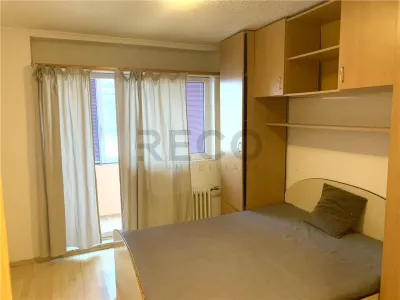 RECO Apartament 3 camere, 2 balcoane decomandat - oradea. - foto 6