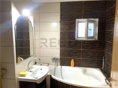 RECO Apartament 3 camere, 2 balcoane decomandat - oradea. - foto 9
