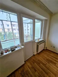 4 camere confort 1 Decomandat 82mp  Viziru 3 - foto 10