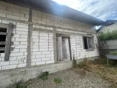 Casa la rosu P+M cu teren 784 mp | Sfantu Ilie | C-5904 - foto 4