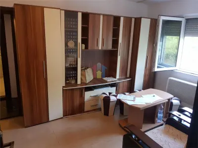 Apartament 3 camere confort 2, etaj 1, Mobilat, Viziru 1 - foto 2