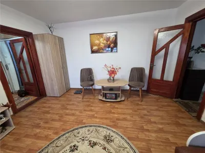 2 camere, renovat, mobilat, 56 mp, etaj 4, zona Pod - foto 2