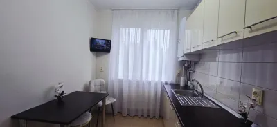 Inchiriez apartament 3 camere zona Milea- Calea Dumbravii - foto 4