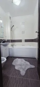 Inchiriez apartament 3 camere zona Milea- Calea Dumbravii - foto 5