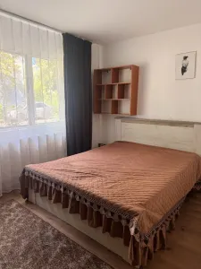 Inchiriez apartament doua camere Podu Ros - Iasi