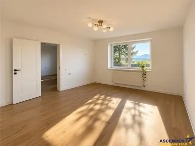 La casa, 62 mp integral renovati, curte, zona privata, garaj, Central, Brasov - foto 2