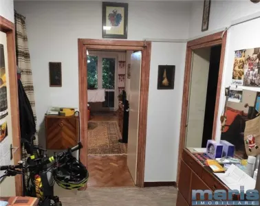 Vanzare apartament 3 camere 70 mp zona Cornisa etaj 2 - foto 2