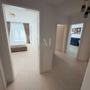 Inchiriez apartament cu 2camere, loc de parcare si o boxa la Maurer - Targu Mures