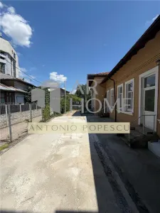 Cladire comerciala in Ploiesti, zona Rudului ANAF. - Ploiesti