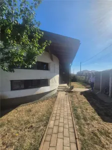 CASA INDIVIDUALA - ZONA EXCELENTA - TOATE UTILITATILE - 4 DORMITOARE - foto 3