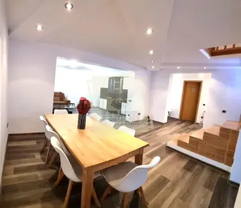 Casa individuala mobilata cu 4 camere 2 bai si garaj in Gusterita - foto 3