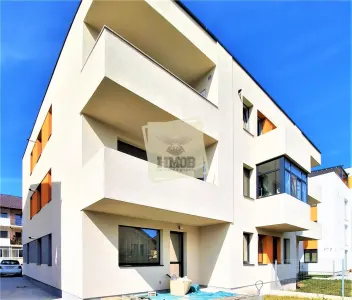 Apartament 2 camere 2 parcari boxa si curte 60 mp in Selimbar - Sibiu