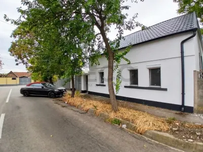 RECO Casa 4 camere, renovata complet, dublu front stradal - Oradea