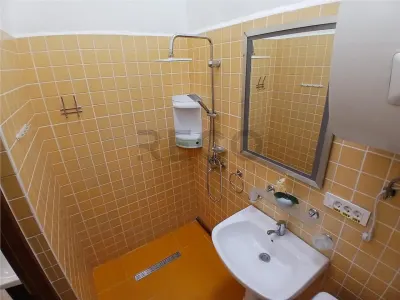 RECO Spatiu comercial central - foto 4