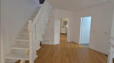 CASĂ PREMIUM DE VÂNZARE ÎN BOSANCI, SUCEAVA | 500 MP UTILI | 1.000 MP TEREN | D+P+E+M | 672.000 EURO | COMISION 0% - foto 9