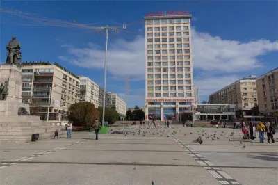 Ultracentral Piata Unirii apartament 3 camere etaj intermediar - Iasi