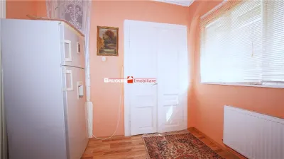 Proprietate centrala, cu 3 unitati independente si 520 mp de teren, potrivita pentru activitate medicala, cabinete sau sediu de firma - foto 11