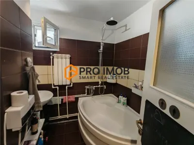 Apartament 3 camere cf 1 decomandat zona Micro 5 - foto 7