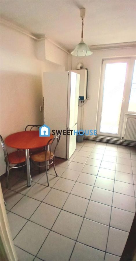Apartament cu 3 camere Grivitei - Brasov