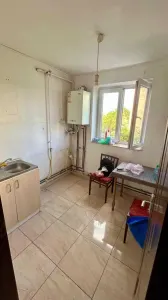 Decomandat cu centrala propie la etajul 3 - Timisoara