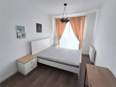 Apartament 3 camere 2 bai etaj 1 parcare zona Centrala - foto 5