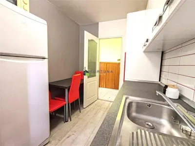 Apartament 2 camere  etaj 1 Str. Zizinului (Vis-à-vis de Spitalul Județean) - foto 6