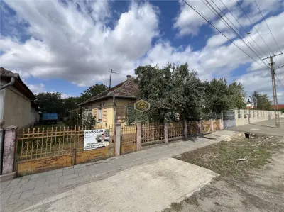 Casa cu 3 camere si teren 3.200 mp | Central Mediesu Aurit - Mediesu Aurit