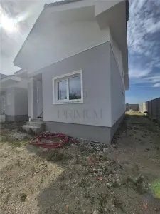 Duplex despartit prin baie - zona foarte buna - posibilitate mansardare - foto 4