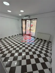 Pret 350euro Spațiu comercial Str Petru Rareș – Centru - foto 3