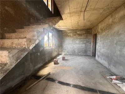 Vila la rosu cu 14 ari teren, Coltau, zona primariei - foto 4