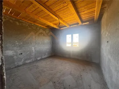 Vila la rosu cu 14 ari teren, Coltau, zona primariei - foto 6