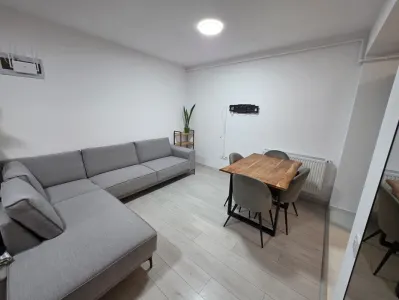 Etaj 2, apartament nou, 3 camere,  balcon, parcare subterana - Brasov