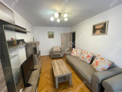 De inchiriat apartament cu 3 camere decomandate si balcon in zona Vasile Aaron din Sibiu - foto 2