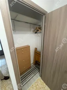 De inchiriat apartament cu 3 camere decomandate si balcon in zona Vasile Aaron din Sibiu - foto 16