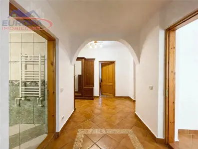 Casa de vanzare P+M zona centrala Tulcea - foto 12